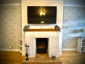 Lounge- click for photo gallery